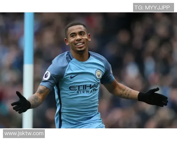 足球明星加布里埃尔的传奇之路与辉煌成就揭秘 足球明星加布里埃尔的传奇之路与辉煌成就揭秘