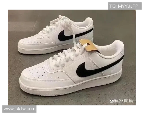 足球明星穿搭新风尚西裤搭配运动鞋引领潮流时尚风格 足球明星穿搭新风尚西裤搭配运动鞋引领潮流时尚风格