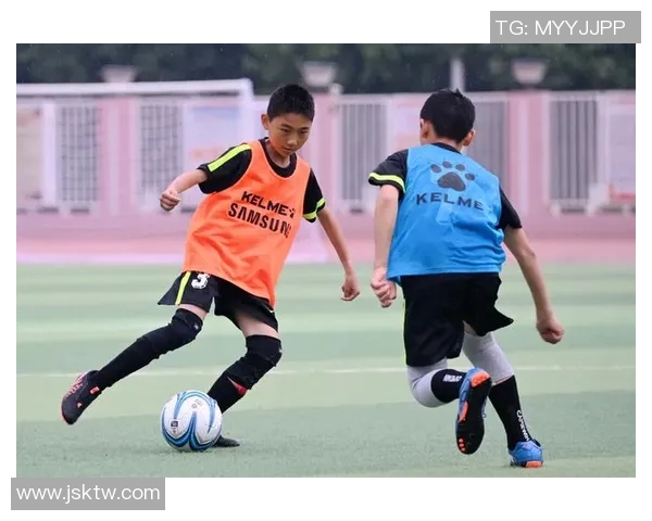 从草根到巅峰：一个少年如何通过进球实现足球梦的传奇故事