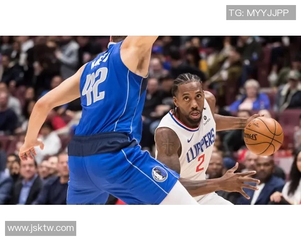 湖人快船激战正酣文字直播全程回顾与精彩瞬间分析 湖人快船激战正酣文字直播全程回顾与精彩瞬间分析